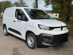 White New 2025 Citroën Berlingo MPV | £19,995 (Good price)