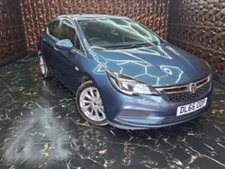 Blue Used 2016 Vauxhall Astra Design Edition Hatchback | £5,649 (Good price)