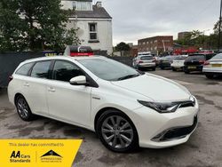 White Used 2015 Toyota Auris Hybrid Estate | £9,200 (Fair price)