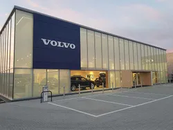 Silver Used 2023 Volvo XC40 Ultimate SUV | £32,277 (Good price)