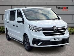 White New 2025 Renault Trafic Van | £38,145