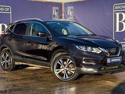 Black Used 2017 Nissan Qashqai N-Connecta SUV | £9,999 (Fair price)