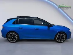 Blue Used 2023 Vauxhall Astra Ultimate Hatchback | £19,750 (Super price)