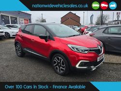 Red/black Used 2018 Renault Captur Dynamique SUV | £6,243 (Fair price)
