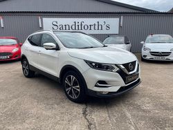 White Used 2018 Nissan Qashqai N-Connecta SUV | £11,250 (Good price)