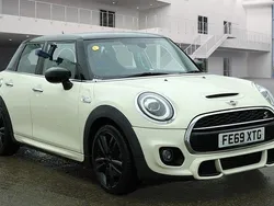 White Used 2019 Mini Cooper S Hatch Hatchback | £17,600 (Fair price)