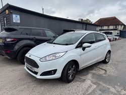 White Used 2014 Ford Fiesta Zetec Hatchback | £2,499 (Good price)