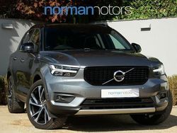Grey Used 2018 Volvo XC40 SUV | £20,995 (Fair price)