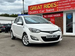 White Used 2014 Hyundai i20 Active Hatchback | £4,995 (Fair price)