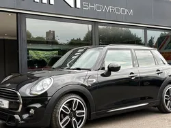 Used 2016 Mini Cooper Hatchback | £10,495 (Expensive)