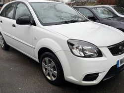 White Used 2011 Kia Rio Hatchback | £2,499 (Good price)