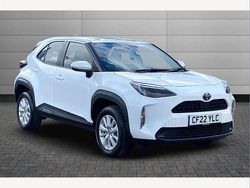 Pure white Used 2022 Toyota Yaris Cross SUV | £18,495 (Good price)