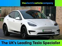 White Used 2022 Tesla Model Y Long Range SUV | £28,995 (Expensive)