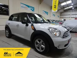White Used 2014 Mini Cooper Countryman SUV | £9,750 (Fair price)
