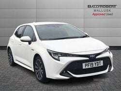 White Used 2019 Toyota Corolla Design Hatchback | £16,295 (Fair price)