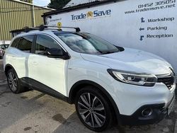 White Used 2016 Renault Kadjar Signature SUV | £8,495 (Fair price)