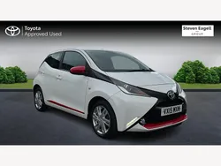 White Used 2015 Toyota Aygo x-press Hatchback | £5,499 (Fair price)