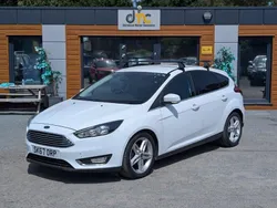 Red Used 2015 Ford Fiesta Zetec Hatchback | £3,995 (Fair price)