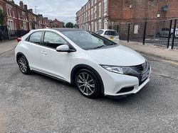 White Used 2012 Honda Civic ES Hatchback | £2,795 (Fair price)