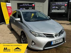 Silver Used 2014 Toyota Auris Multidrive S Hatchback | £8,795 (Fair price)