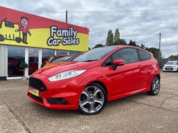 Red Used 2016 Ford Fiesta ST Hatchback | £8,995 (Expensive)