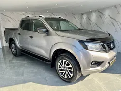 Grey Used 2016 Nissan Navara Tekna Pickup | £13,989 (Fair price)