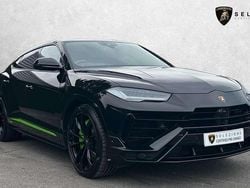 Black Used 2023 Lamborghini Urus SUV | £214,990 (Good price)