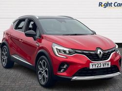 Flame red/black Used 2023 Renault Captur Techno SUV | £15,499 (Fair price)