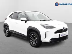White Used 2022 Toyota Yaris Hybrid Design Estate | £19,999 (Good price)
