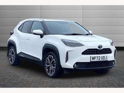 Pure white Used 2022 Toyota Yaris Hybrid SUV | £20,499 (A bit pricey)