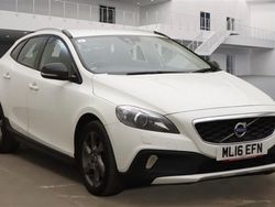 White Used 2016 Volvo V40 CC Estate | £5,995 (Fair price)