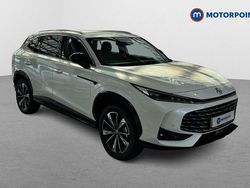 White New 2025 MG HS Trophy SUV | £22,799 (Fair price)