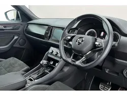 Moon white metallic Used 2022 Skoda Kodiaq SportLine SUV | £29,124 (Fair price)