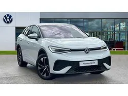 Glacier white metallic black Used 2025 VW ID.5 Pro SUV | £33,267 (Fair price)