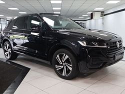 Black Used 2018 VW Touareg R-line SUV | £33,949 (Expensive)