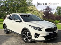 White Used 2022 Kia XCeed SUV | £15,600 (Fair price)