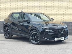 Black New 2025 Alfa Romeo GT Junior Hatchback | £24,998 (Fair price)