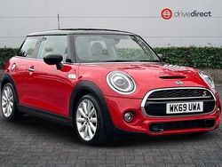 Metallic paint Used 2019 Mini Cooper S Classic Hatchback | £15,495 (Fair price)