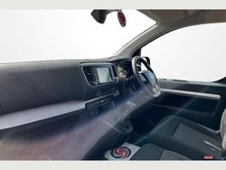 White Used 2022 Vauxhall Vivaro S Van | £15,495 (Fair price)