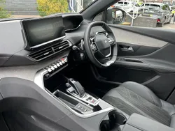 White Used 2022 Peugeot 3008 Premium SUV | £20,695 (Fair price)