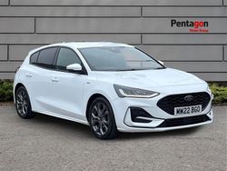 White Used 2022 Ford Focus ST-Line Hatchback | £15,295 (Fair price)