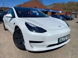 White Used 2022 Tesla Model 3 Sedan | £19,995 (Fair price)