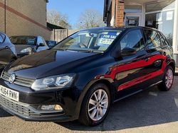 Black Used 2014 VW Polo SE Hatchback | £6,350 (Fair price)