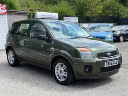 Green Used 2006 Ford Fusion Zetec Hatchback | £2,295 (A bit pricey)
