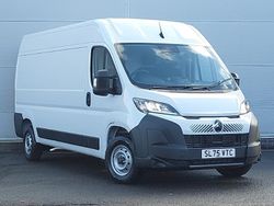 White New 2025 Citroën Relay Van | £24,498 (Fair price)