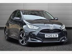 Black Used 2025 Toyota Yaris Hybrid Design Hatchback | £19,999 (Fair price)