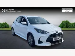 White Used 2023 Toyota Yaris Hybrid Hatchback | £16,411 (Good price)