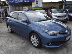 Blue Used 2017 Toyota Auris Hybrid Business Edition Estate | £10,999 (Fair price)