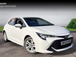 Pure white Used 2022 Toyota Corolla Hatchback | £14,522 (Fair price)