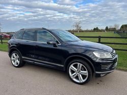 Blue Used 2015 VW Touareg R-line SUV | £15,750 (Good price)